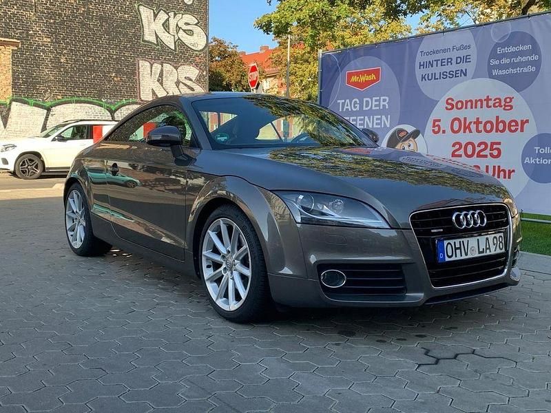 Grau Gebraucht 2011 Audi TT Design Coupé | 23.500 € - Bild 1/4