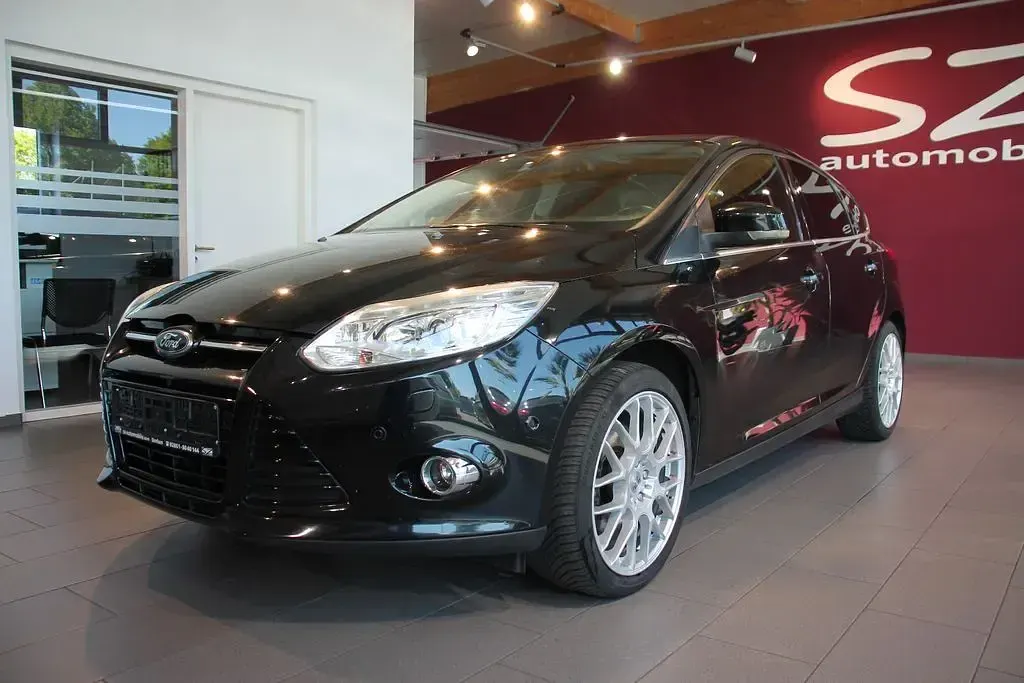 Używany Ford Focus Titanium 150 KM (110 kW) 2011 Czarny Sedan/Limuzyna