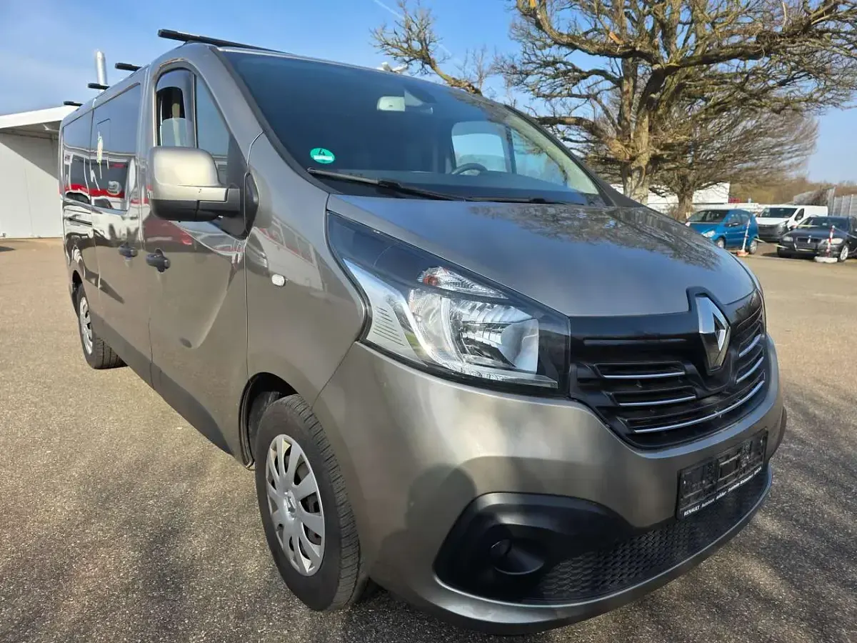 Brugt Renault Trafic Expression 145 HK (106 kW) 2017 Stone MPV