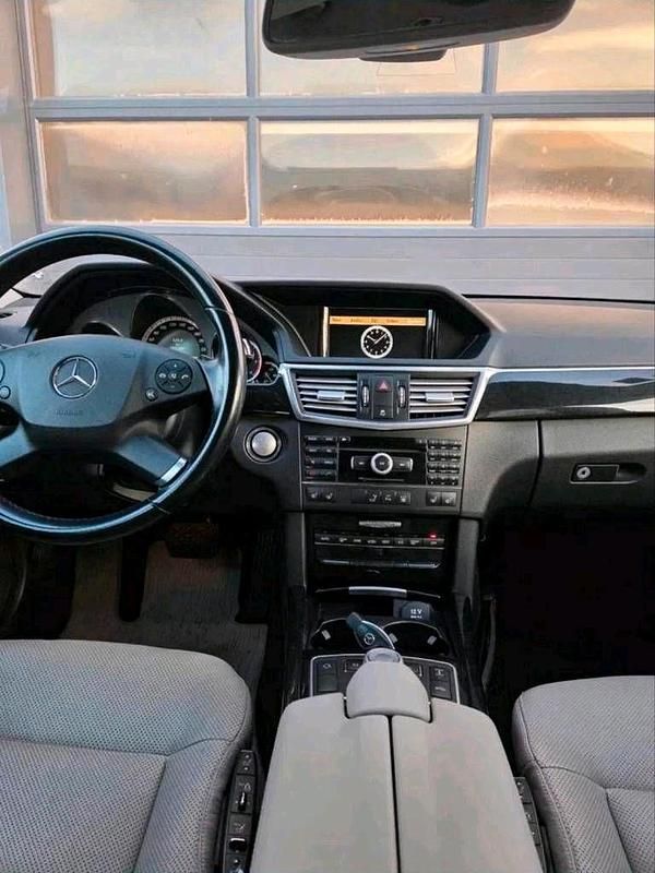 Gebraucht Mercedes E350 Avantgarde 231 PS (169 kW) 2009 Schwarz Kombi
