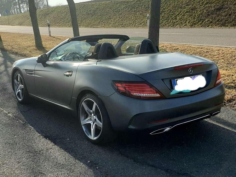 Gebraucht Mercedes SLC300 245 PS (180 kW) 2016 Grau Cabrio