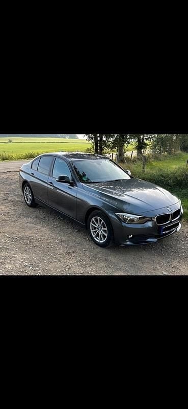 Gebraucht BMW 316 116 PS (85 kW) 2013 Grau Limousine