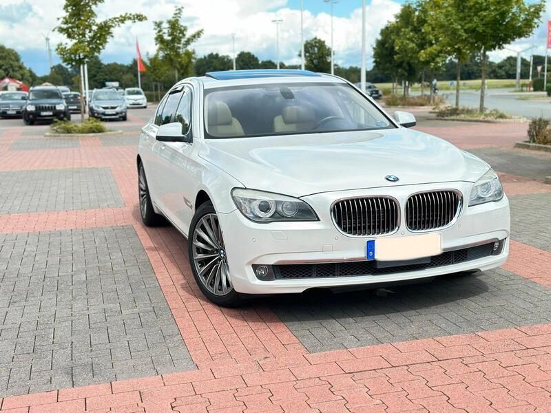 Weiß Gebraucht 2011 BMW ActiveHybrid 7 Performance Limousine | 14.900 € - Bild 1/4