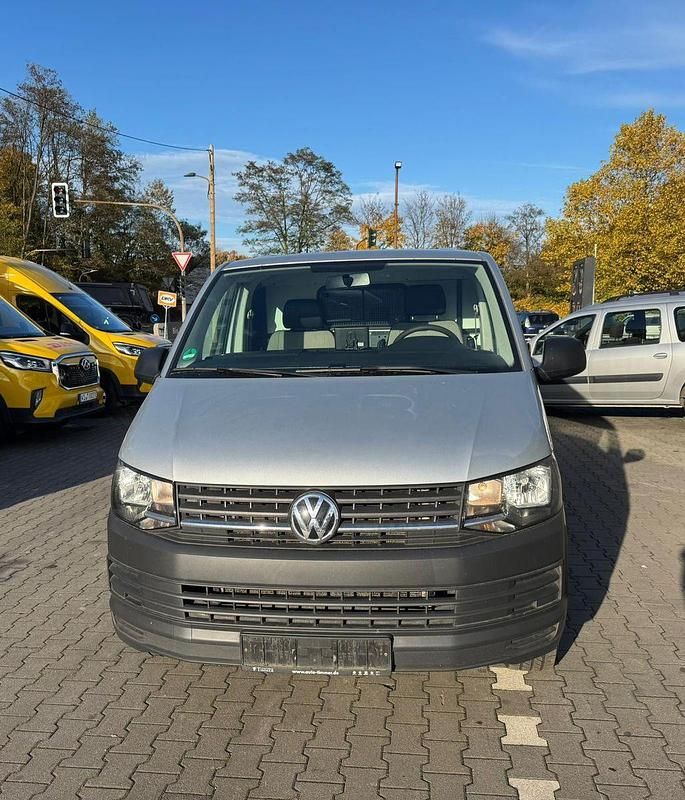 Gebraucht VW Transporter 150 PS (110 kW) 2019 Silber Van