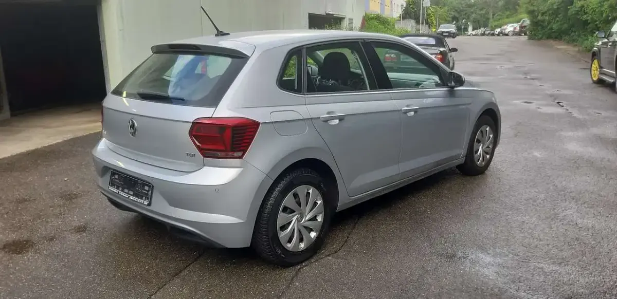 Gebraucht VW Polo Comfortline 90 PS (66 kW) 2019 Silber Kleinwagen