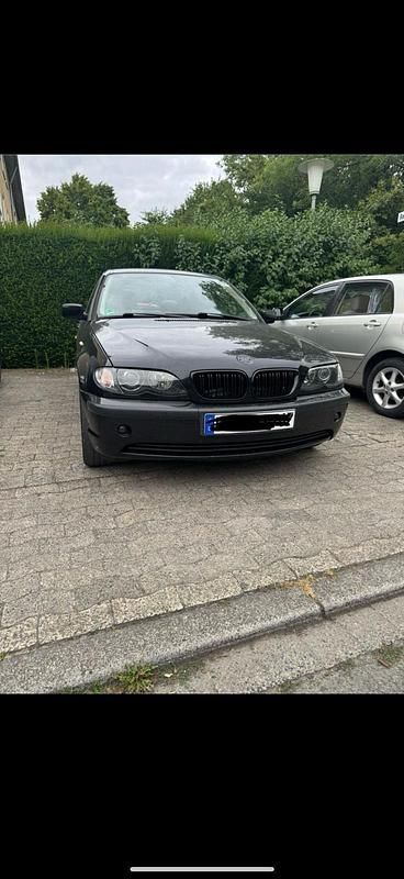 Schwarz Gebraucht 2002 BMW 320 Limousine | 2.900 € (Fairer Preis) - Bild 1/4