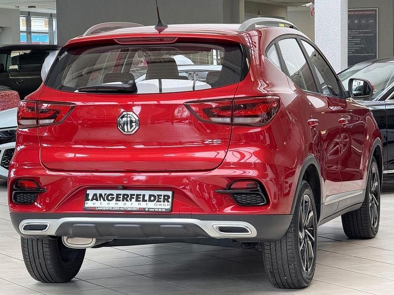 Gebraucht MG ZS Luxury 111 PS (81 kW) 2023 Diamond red SUV