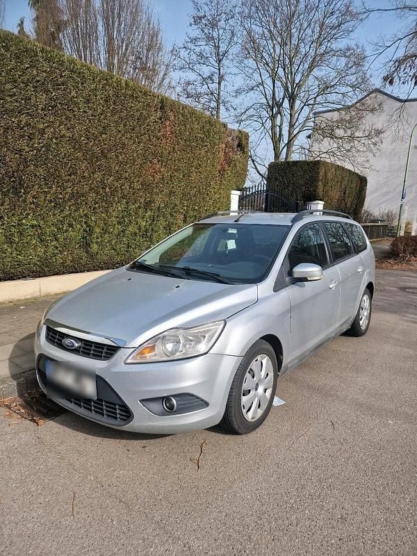 Gebraucht Ford Focus 109 PS (80 kW) 2009 Silber Kombi