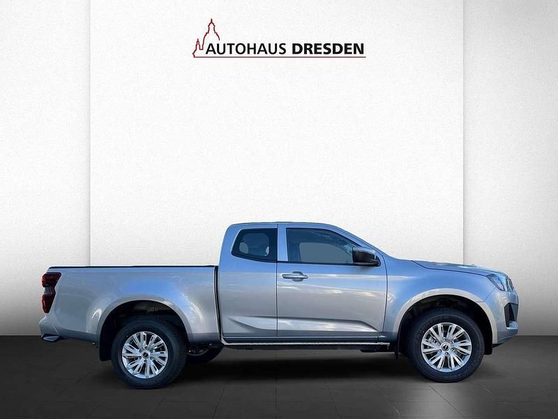 Neu Isuzu D-Max 163 PS (119 kW) 2025 Silber Pickup
