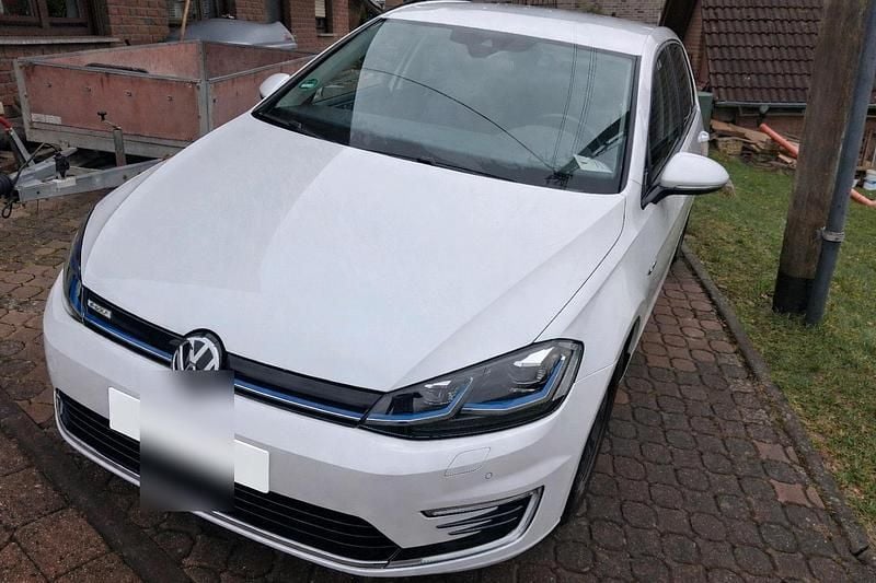 Gebraucht VW e-Golf 100 kW (136 PS) 2020 Weiß Kleinwagen