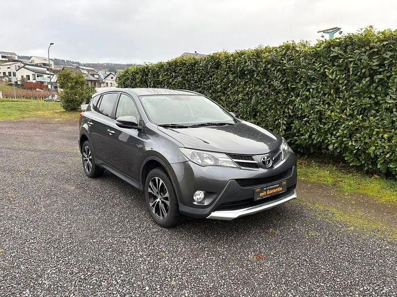 Grau Gebraucht 2015 Toyota RAV4 Executive SUV | 13.900 € (Guter Preis) - Bild 1/4