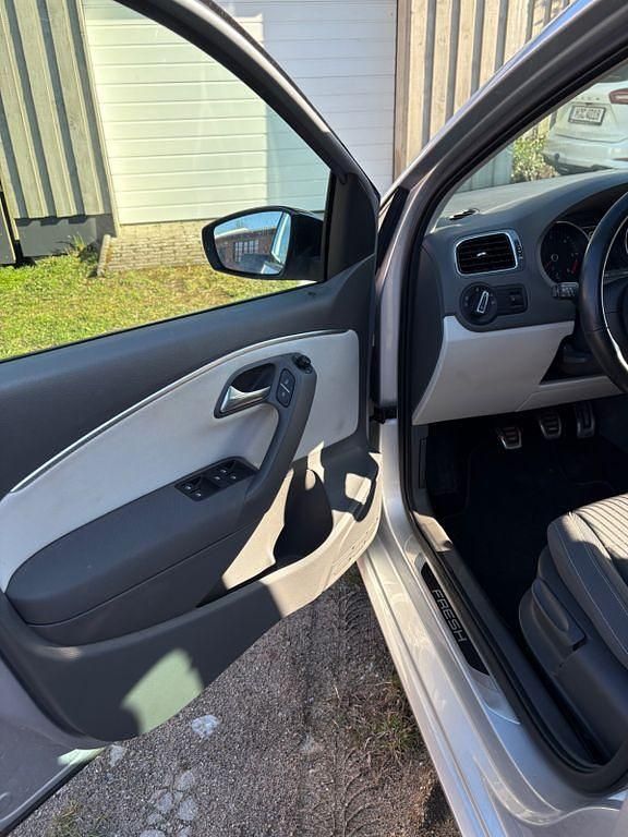 Gebraucht VW Polo 90 PS (66 kW) 2015 Silber Limousine