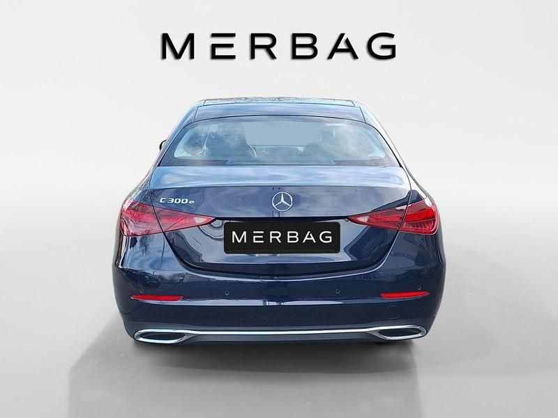 Gebraucht Mercedes C300e Avantgarde 313 PS (230 kW) 2022 Blau Limousine