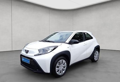 Neu Toyota Aygo X Business Edition 72 PS (52 kW) 2025 Weiß SUV