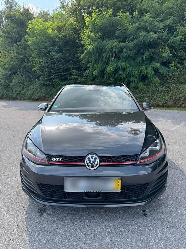 Grau Gebraucht 2016 VW Golf VII GTI Limousine | 16.500 € (Superpreis) - Bild 1/4