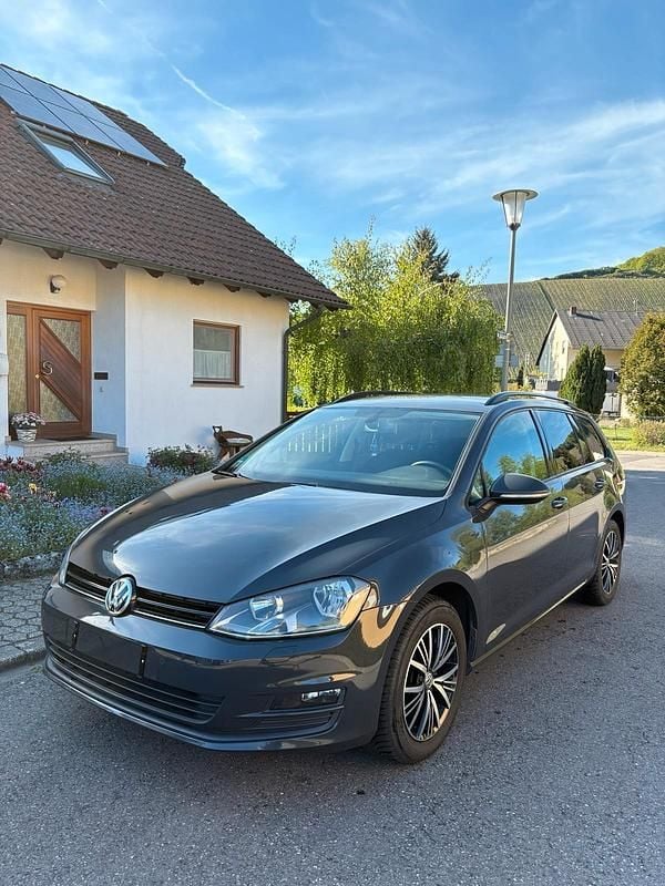 Second-hand VW Golf VII 110 CP (80 kW) 2015 Gri Break