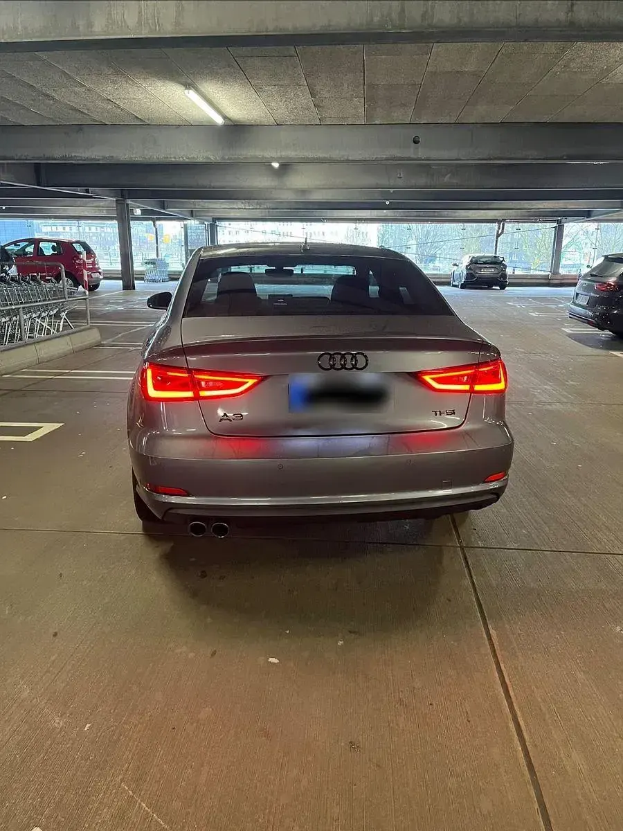 Gebraucht Audi A3 Comfort 150 PS (110 kW) 2015 Grau Limousine