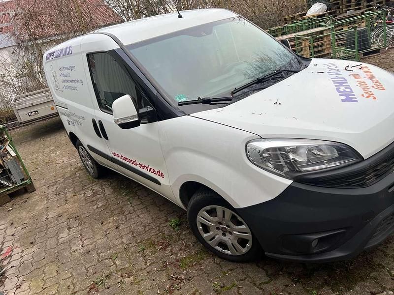 Gebraucht Fiat Doblò 90 PS (66 kW) 2016 Colore esterno (weiß) Van / Kleinbus