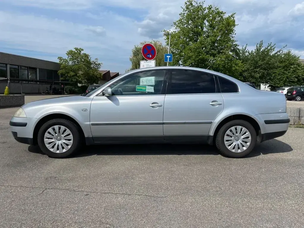 Gebraucht VW Passat Trendline 150 PS (110 kW) 2001 Silber Limousine