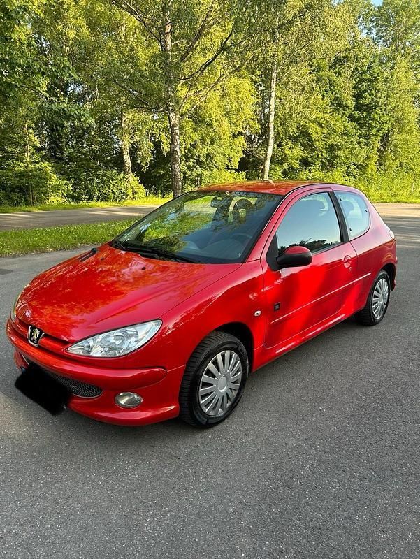 Rot Gebraucht 2006 Peugeot 206 Kleinwagen | 1.400 € (Fairer Preis) - Bild 1/4
