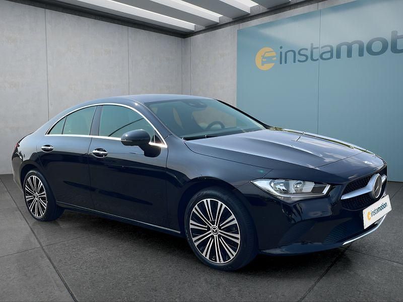 Gebraucht Mercedes CLA200 163 PS (119 kW) 2022 Schwarz Limousine