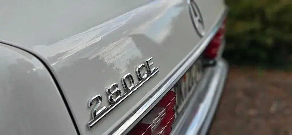 Gebraucht Mercedes 280 177 PS (130 kW) 1977 Weiß