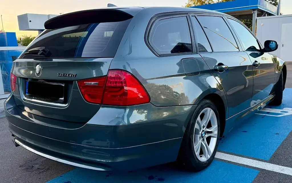 Gebraucht BMW 320 177 PS (130 kW) 2008 Grün Kombi