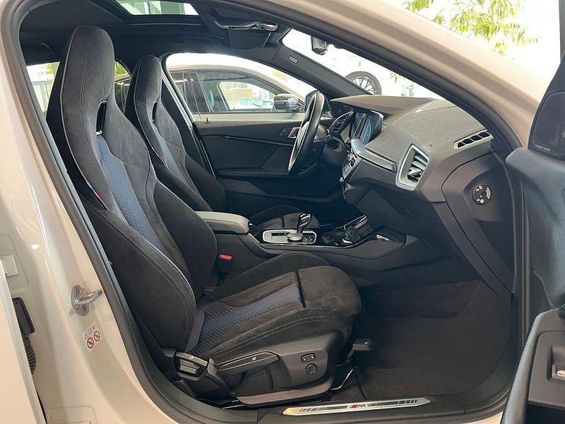 Weiß Gebraucht 2024 BMW 118 M Sport Kleinwagen | 27.999 € (Teuer) - Bild 1/4