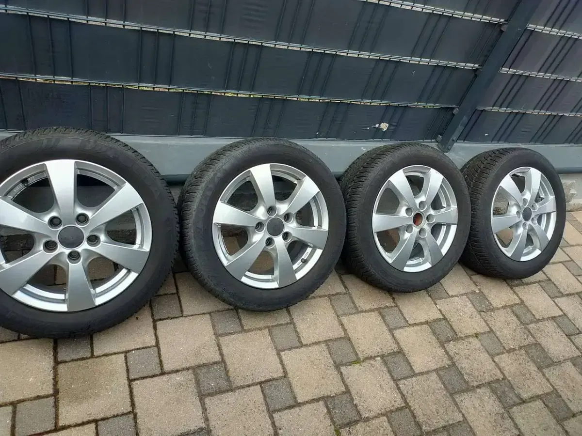 Gebraucht Mercedes B180 109 PS (80 kW) 2013 Schwarz Kleinwagen