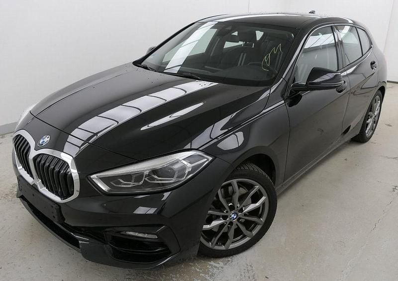 Bmw saphirschwarz Gebraucht 2023 BMW 120 Sport Line Kleinwagen | 26.990 € (Fairer Preis) - Bild 1/2