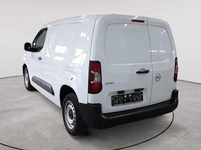 Gebraucht Opel Combo 102 PS (75 kW) 2024 Kaolin weiß Van