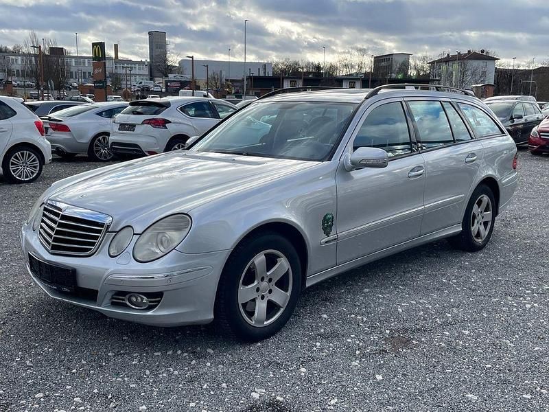 Silber Gebraucht 2007 Mercedes E320 Avantgarde Limousine | 4.990 € (Superpreis) - Bild 1/4