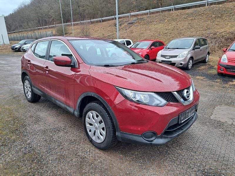 Gebraucht Nissan Qashqai S 116 PS (85 kW) 2016 Rot SUV