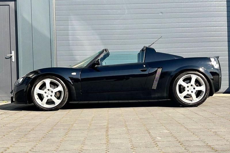 Gebraucht Opel Speedster 147 PS (108 kW) 2004 Schwarz Cabrio