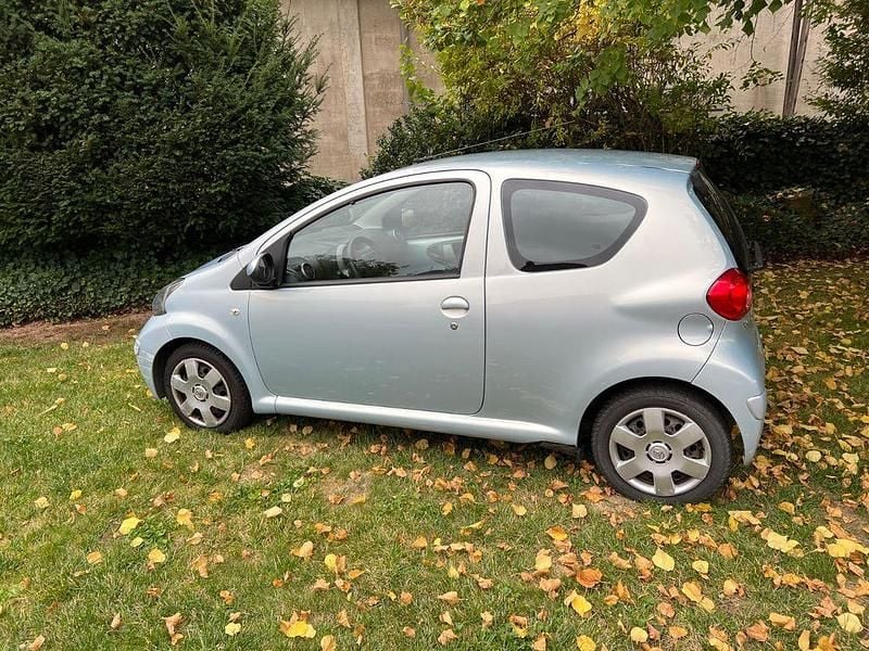 Blau Gebraucht 2006 Toyota Aygo Cool Kleinwagen | 1.500 € (Superpreis) - Bild 1/4