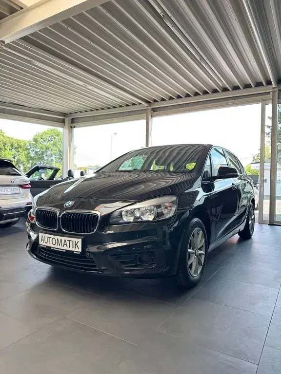 Gebraucht BMW 218 Basis 136 PS (100 kW) 2015 Schwarz Kombi