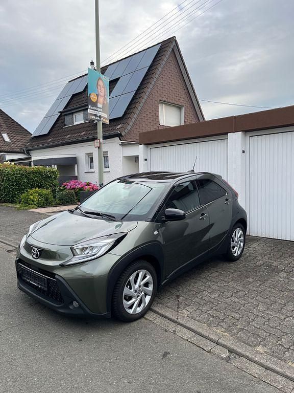 Schwarz Gebraucht 2022 Toyota Aygo Pulse Kleinwagen | 15.849 € (Guter Preis) - Bild 1/4