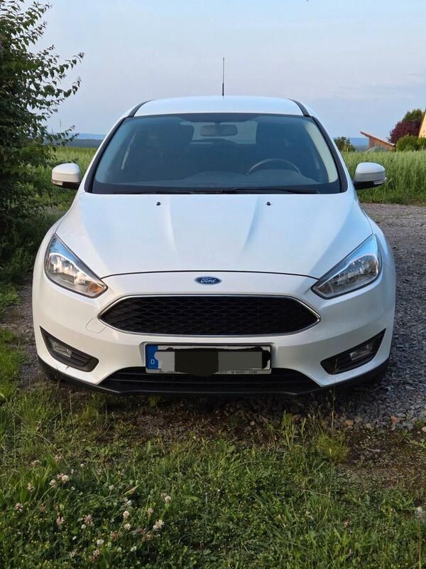 Weiß Gebraucht 2017 Ford Focus Business Edition Kombi | 6.500 € (Guter Preis) - Bild 1/4