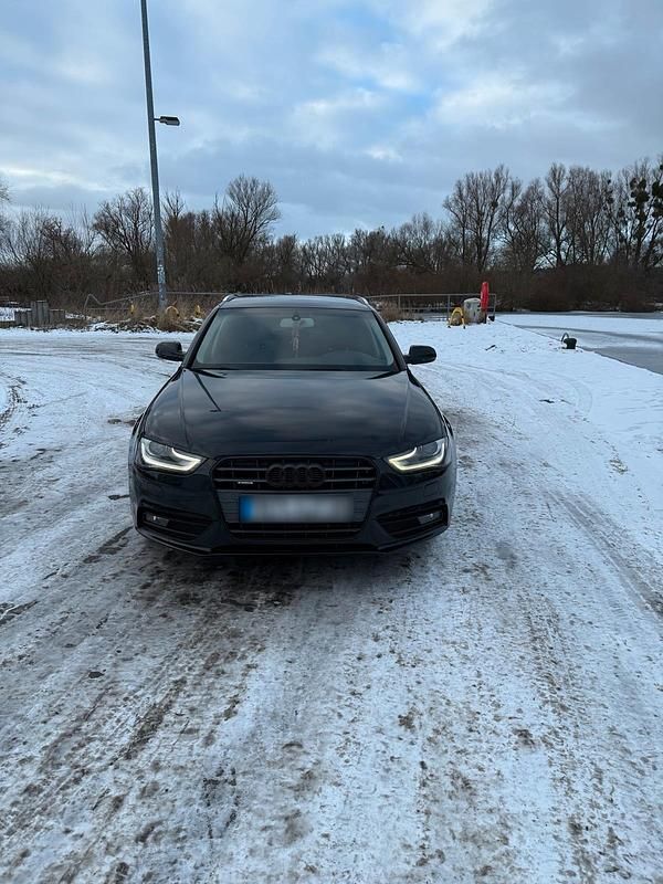 Gebraucht Audi A4 150 PS (110 kW) 2013 Schwarz Kombi