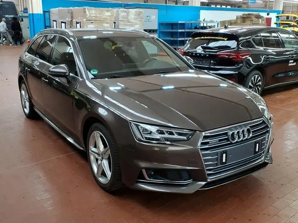 Second-hand Audi A4 S-Line 218 CP (160 kW) 2017 Maro Break