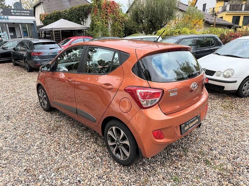 Gebraucht Hyundai i10 Edition 87 PS (63 kW) 2014 Orange Kleinwagen