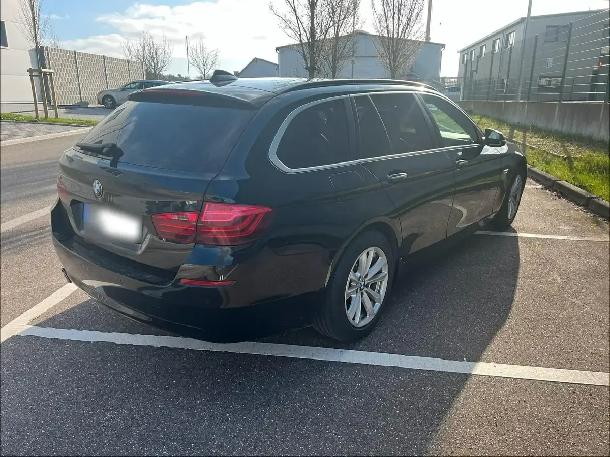 Gebraucht BMW 525 Luxury Line 218 PS (160 kW) 2015 Schwarz Kombi