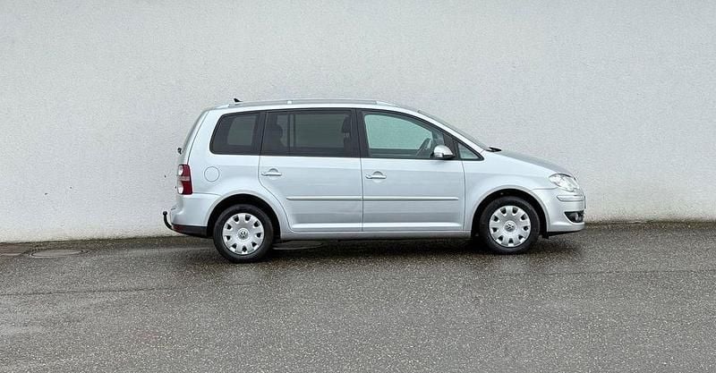Gebraucht VW Touran Highline 105 PS (77 kW) 2009 Silber Van / Kleinbus
