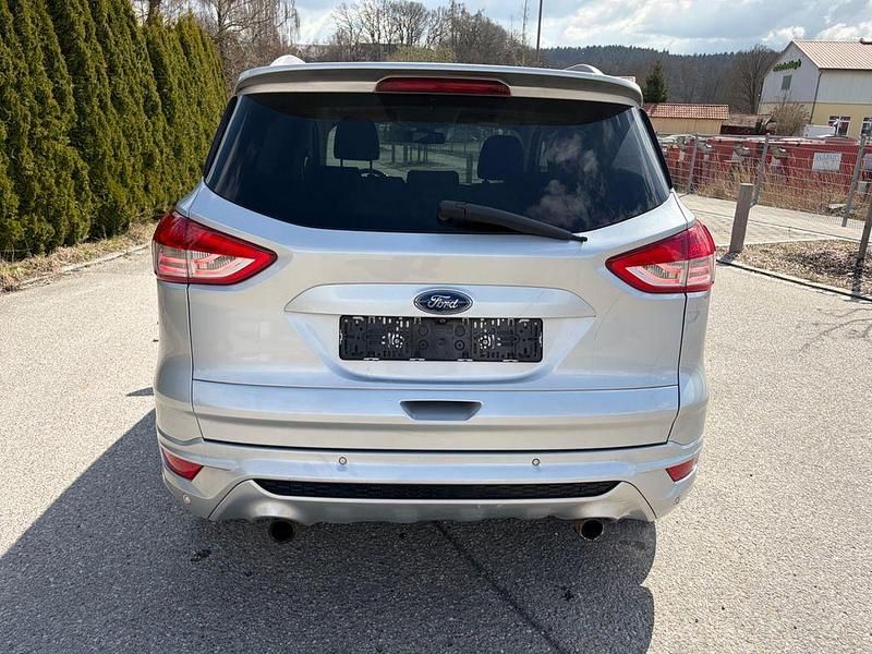 Gebraucht Ford Kuga Individual 150 PS (110 kW) 2015 Silber SUV
