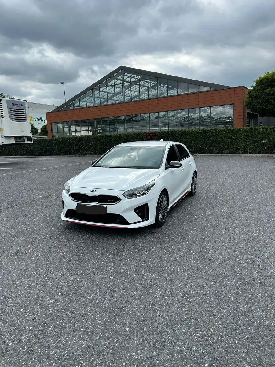 Gebraucht Kia Ceed GT GT 204 PS (150 kW) 2019 Weiß Limousine