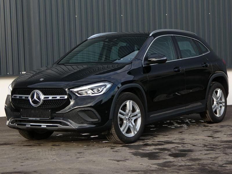 Gebraucht Mercedes GLA200 150 PS (110 kW) 2020 Schwarz SUV