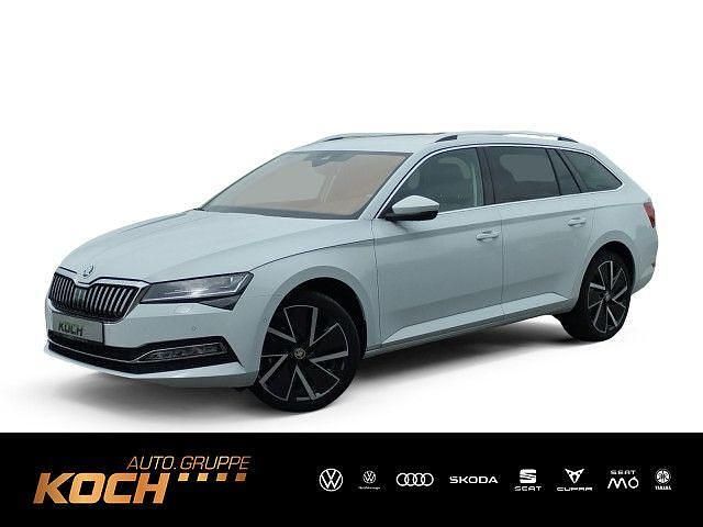Moonweiss metallic Gebraucht 2024 Skoda Superb Style Kombi | 36.429 € (Etwas zu teuer) - Bild 1/4