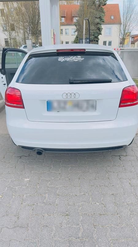 Gebraucht Audi A3 S-Line 105 PS (77 kW) 2010 Weiß Kleinwagen