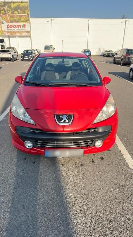 Gebraucht Peugeot 207 74 PS (54 kW) 2009 Rot Kleinwagen