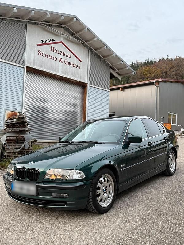 Grün Gebraucht 1998 BMW 323 M Sport Limousine | 4.650 € (Fairer Preis) - Bild 1/4